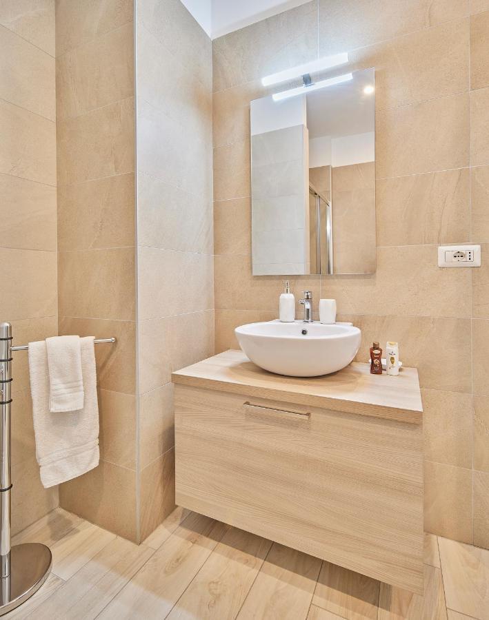 Monviso Modern - Exclusive Apartment Милан Экстерьер фото